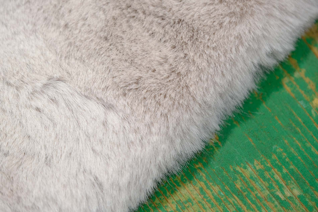 Dolce Vita Rug Rabbit Fur Carpets